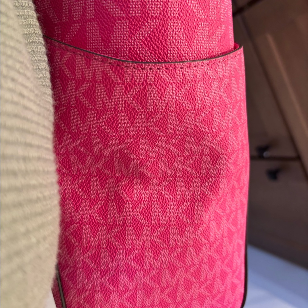 Michael Kors Jet Set Large Signature Logo Shoulder Bag
 Pink - Picture 11 of 16
